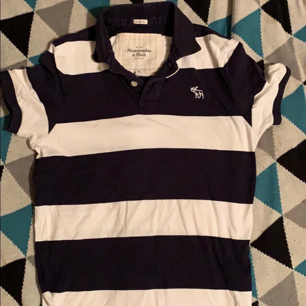 Navy & white Abercrombie & Fitch men’s polo shirt